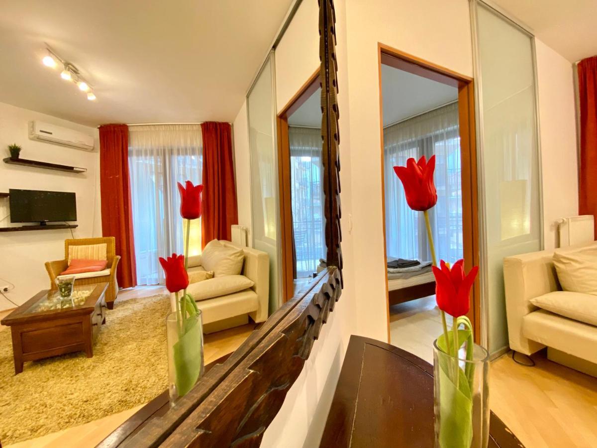 Downtown Vibe-kiraly I Apts W Private Balcony