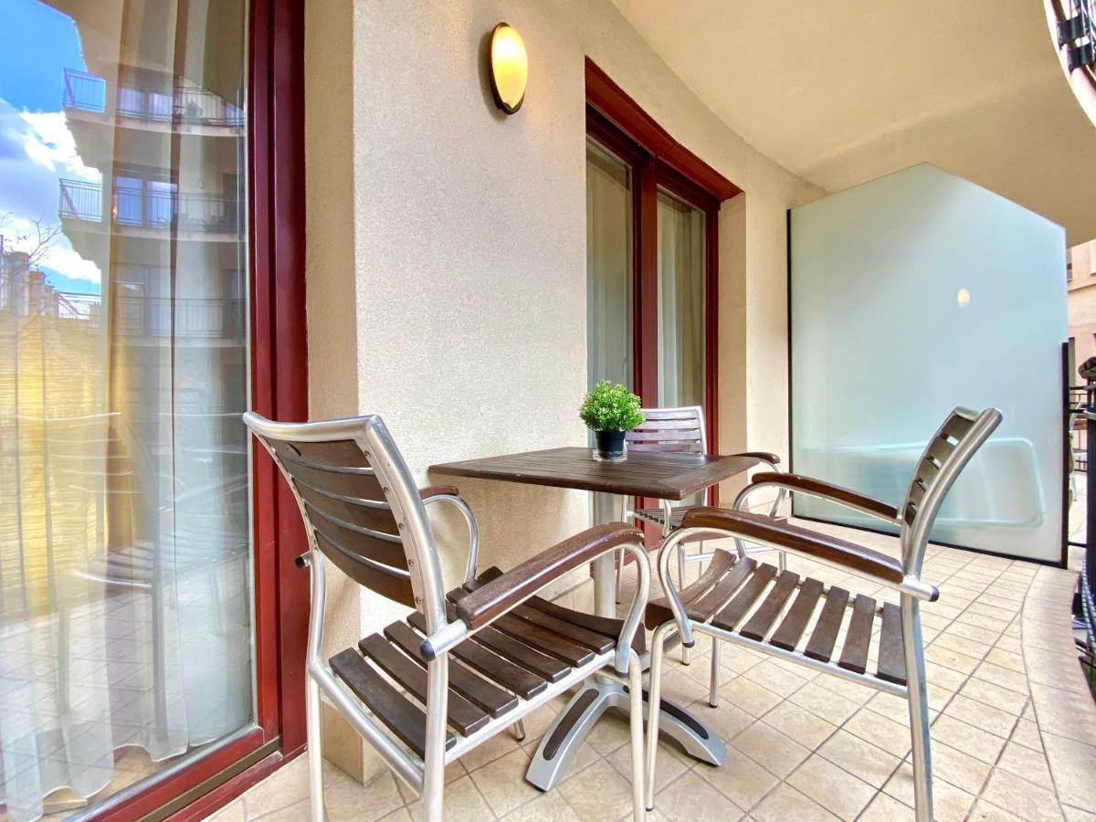 Downtown Vibe-kiraly I Apts W Private Balcony Apartment