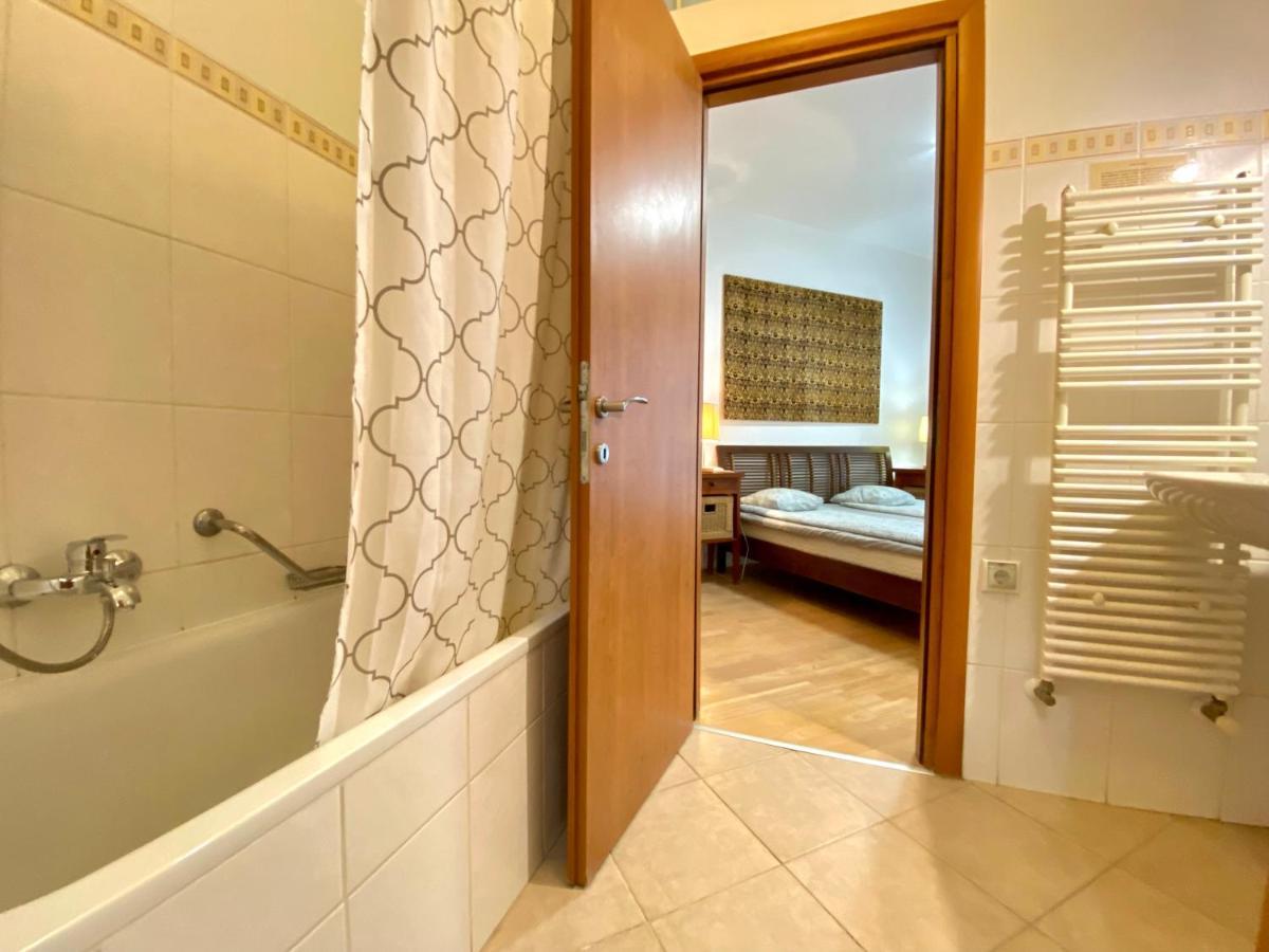 Apartment Downtown Vibe-kiraly I Apts W Private Balcony