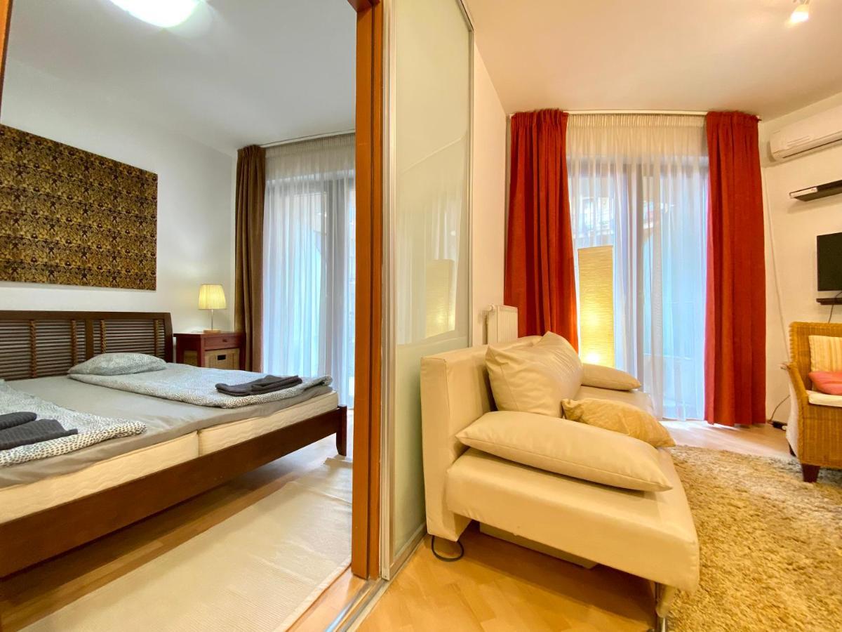 Appartement Downtown Vibe-kiraly I Apts W Private Balcony